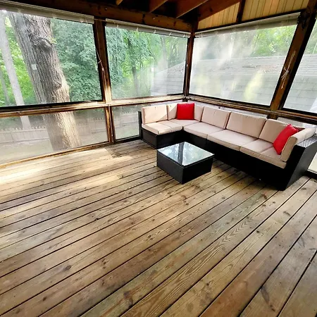 4-Bedroom House Close To Beach